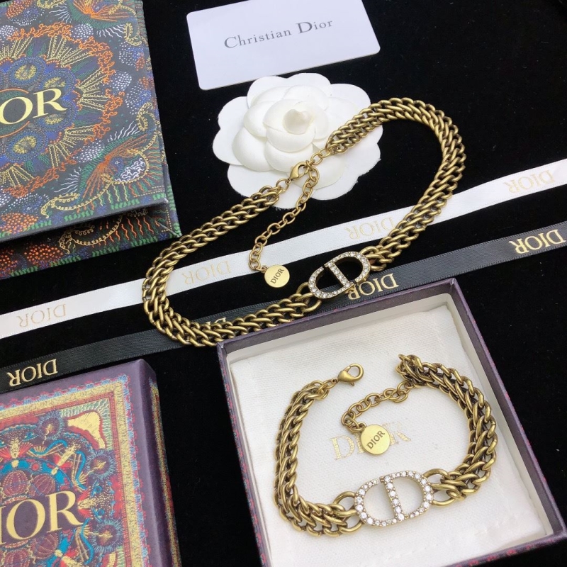 chr1st1an D10r necklaces